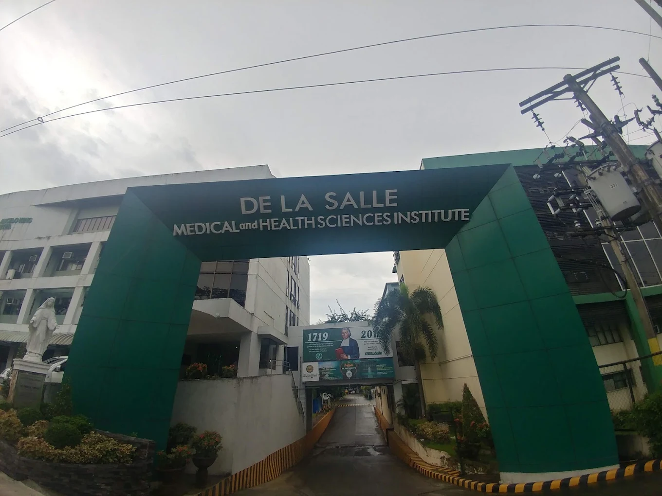 DLSUMC Medical Arts Center, Dasmariñas