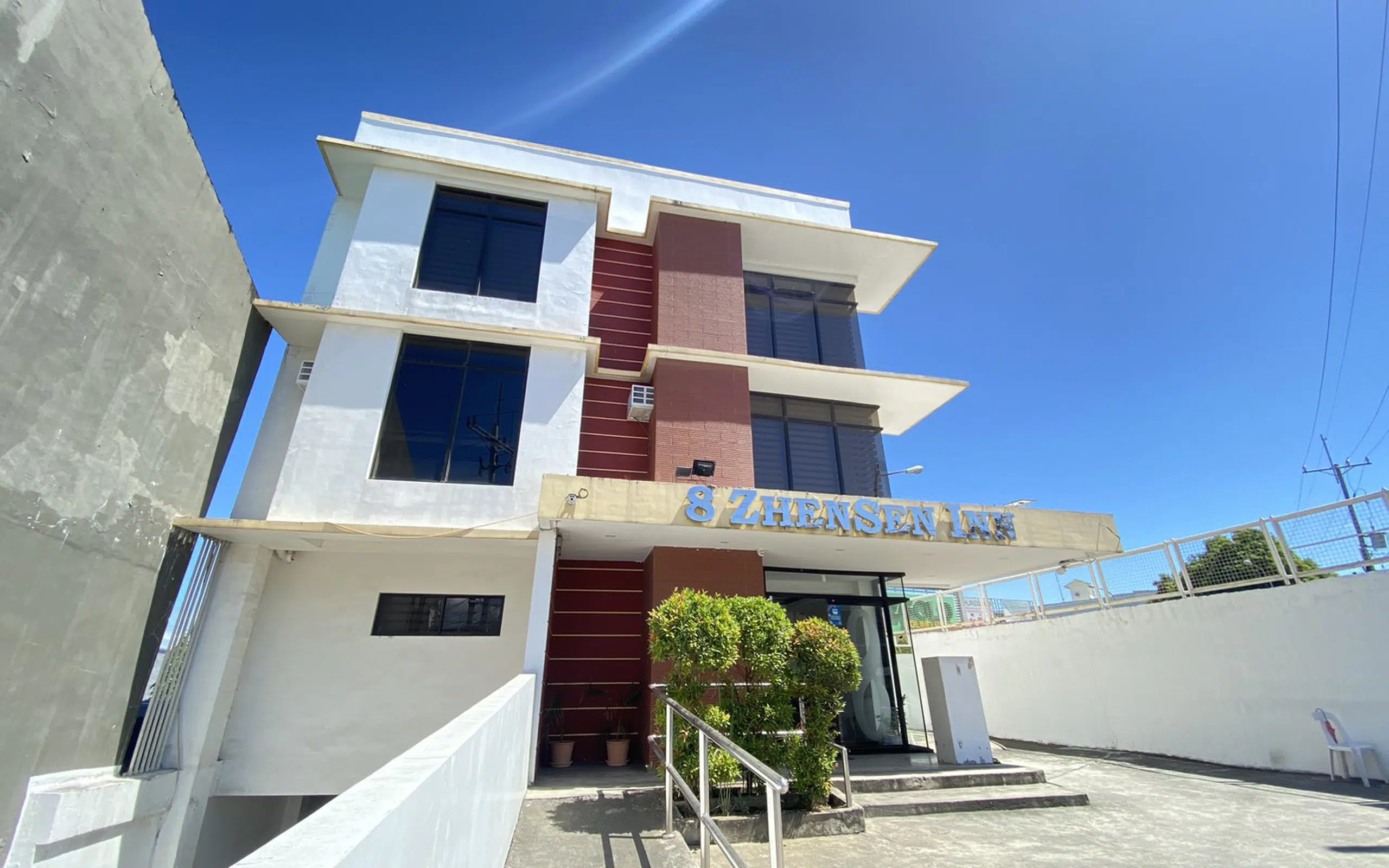 8 Zhensen Inn
