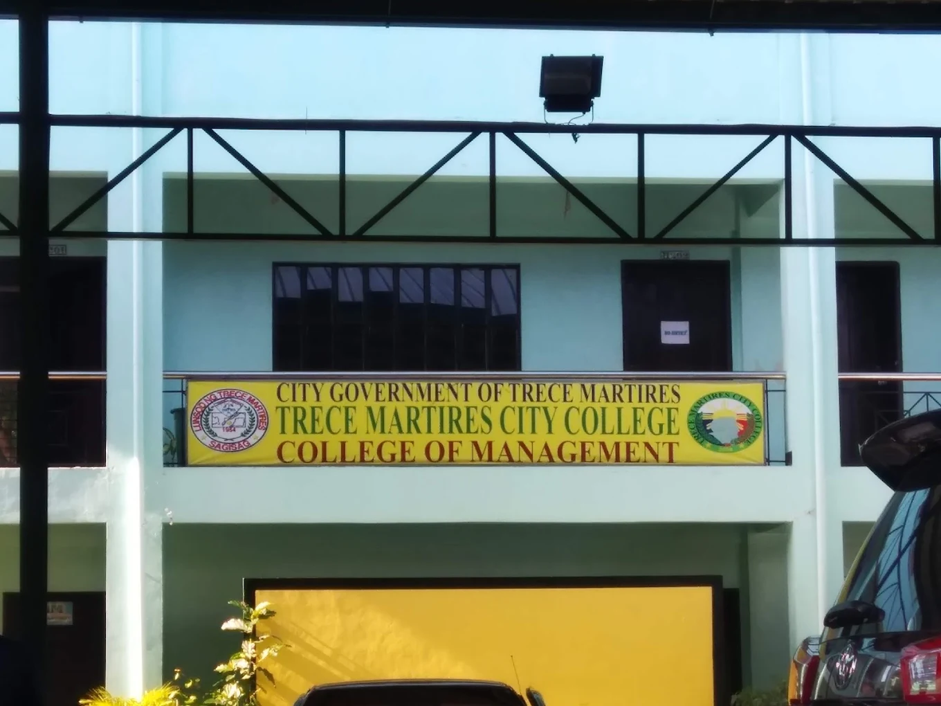 Trece Martires City College